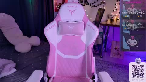 Lolly   online show from December 21, 8:10 pm