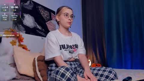 Lona online show from November 1, 7:46 pm