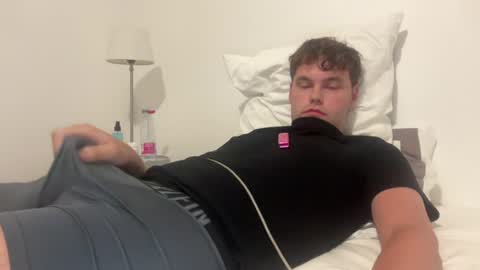 londonlad2002x online show from July 22, 1:08 am