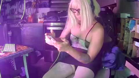 Snapshot of longbeachcd69 chatting on October 15, 8:26 am longbeachcd69 online show from October 15, 8:26 am