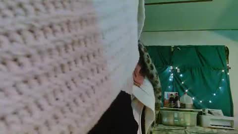 Londoncashmere69  online show from February 3, 12:36 am