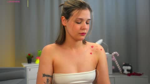  Adele Ellie and Lou   Sally Dana and Bonnie online show from December 18, 3:13 am