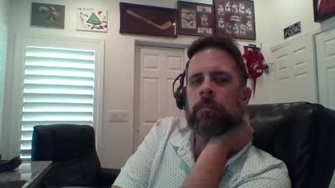 lookyherre online show from April 29, 5:30 pm