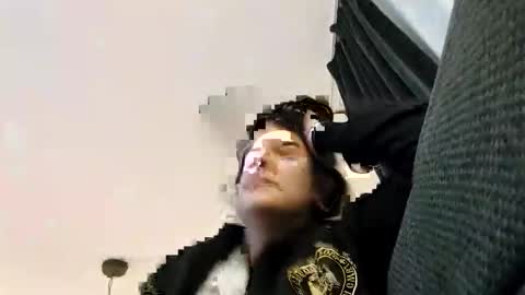 loolaunshaved online show from October 26, 5:23 pm