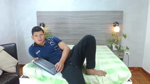 loony_zion online show from March 30, 1:44 pm