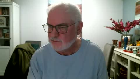 loop102 online show from December 6, 12:51 am