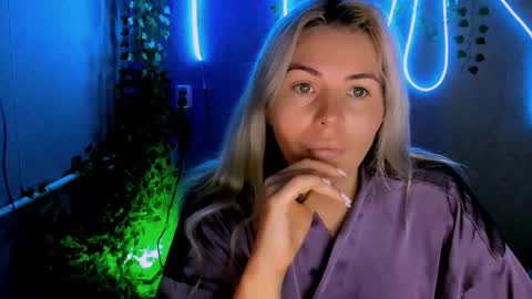 Lora online show from September 10, 2:23 am