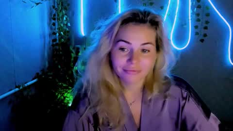 Lora online show from September 19, 2:59 am