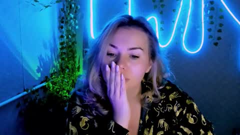 Lora online show from September 29, 2:32 am