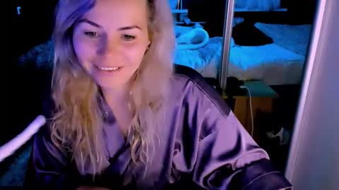 Lora online show from October 8, 2:40 am