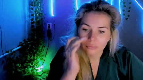 Lora online show from September 16, 2:35 am