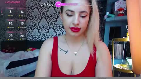 Queen LoraSinClare online show from March 24, 8:20 am