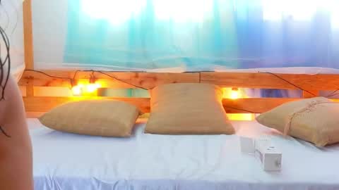 loreanis online show from February 10, 8:34 pm