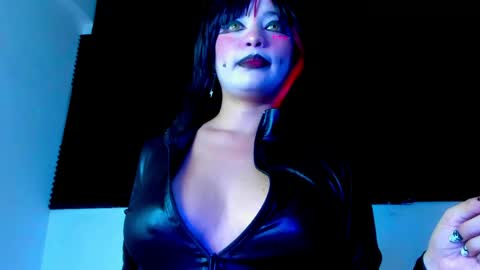 Lore Depp online show from May 30, 5:06 am