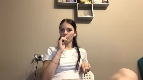 Olivia online show from September 18, 1:04 pm