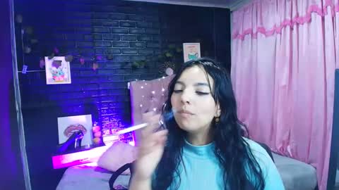 Snapshot of loren_44tits chatting on September 20, 2:58 am Loren online show from September 20, 2:58 am