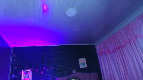 Snapshot of loren_44tits chatting on September 23, 11:11 pm Loren online show from September 23, 11:11 pm