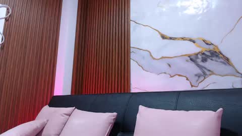 Loren online show from April 24, 2:35 am