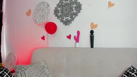 L O R E N online show from February 25, 2:37 pm