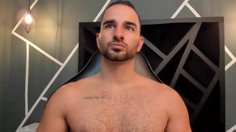  L O R E N Z O  Thumbs Up help  online show from October 10, 6:58 pm