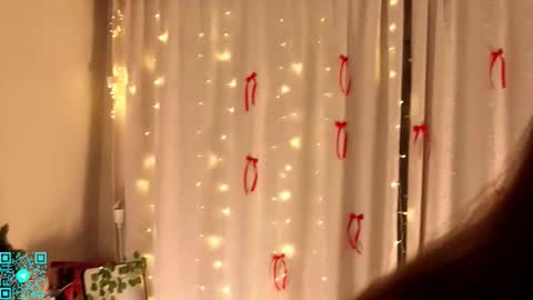 Chloe for Fan BlackHole online show from February 28, 5:17 pm