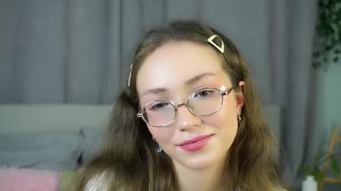 Snapshot of loriamarzinske chatting on September 10, 7:48 pm Naomi online show from September 10, 7:48 pm