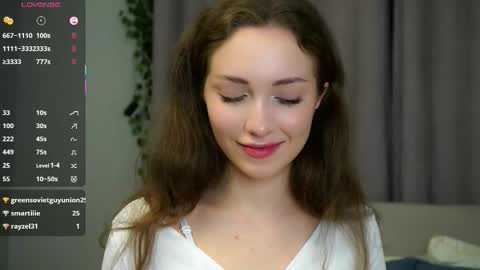 Snapshot of loriamarzinske chatting on October 2, 9:57 pm Naomi online show from October 2, 9:57 pm