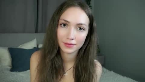 Snapshot of loriamarzinske chatting on September 18, 9:30 pm Naomi online show from September 18, 9:30 pm