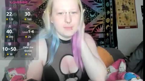 Lori Critter online show from April 13, 10:30 am