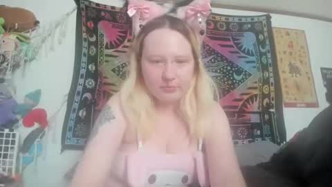 Lori Critter online show from November 9, 1:36 pm