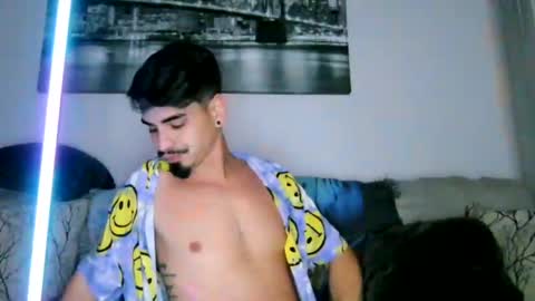 LosRompeCamera online show from November 12, 7:54 am