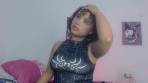 Snapshot of lou_cuteee chatting on February 16, 3:15 am lou_cuteee online show from February 16, 3:15 am