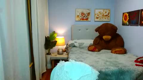 Snapshot of louie_sexy chatting on October 1, 11:31 am Cathy online show from October 1, 11:31 am