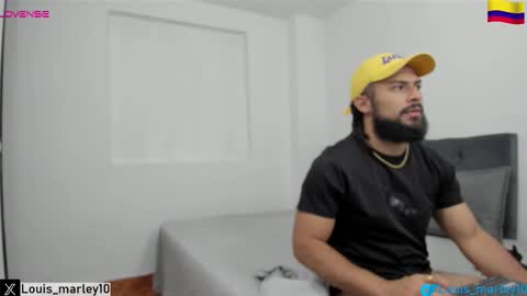 louis_marley_ online show from March 29, 11:50 pm