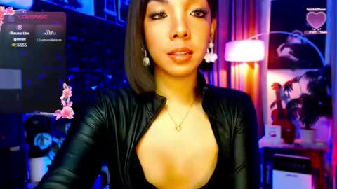 Louisa online show from May 12, 2:53 am