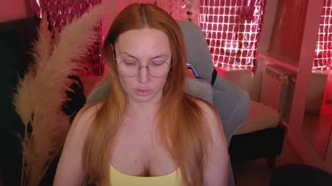 Snapshot of love_call chatting on February 8, 9:03 am love_call online show from February 8, 9:03 am