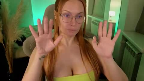 Snapshot of love_call chatting on February 21, 8:40 am love_call online show from February 21, 8:40 am