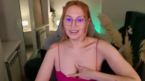 Snapshot of love_call chatting on March 8, 8:55 am love_call online show from March 8, 8:55 am