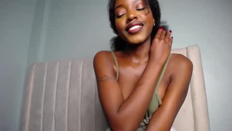 Miah online show from October 14, 2:31 pm