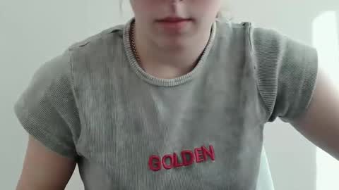 Vivian online show from November 24, 11:09 am