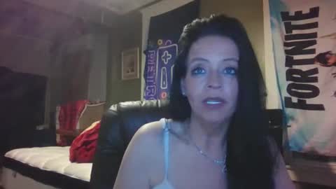 loveashlii online show from May 12, 4:43 am