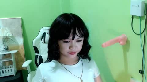 Snapshot of lovee_gelly chatting on September 17, 9:46 am Gelly online show from September 17, 9:46 am