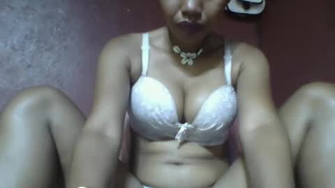 Snapshot of loveinlife750427 chatting on March 5, 5:18 am loveinlife750427 online show from March 5, 5:18 am
