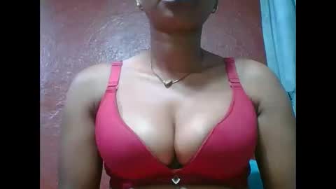 Snapshot of loveinlife750427 chatting on September 16, 5:43 am loveinlife750427 online show from September 16, 5:43 am