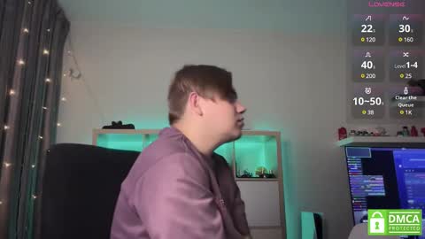 Snapshot of lovelly_mooncouple chatting on February 12, 3:27 pm Mileena and Oliver online show from February 12, 3:27 pm