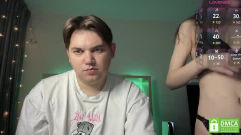 Snapshot of lovelly_mooncouple chatting on January 26, 6:49 am Mileena and Oliver online show from January 26, 6:49 am