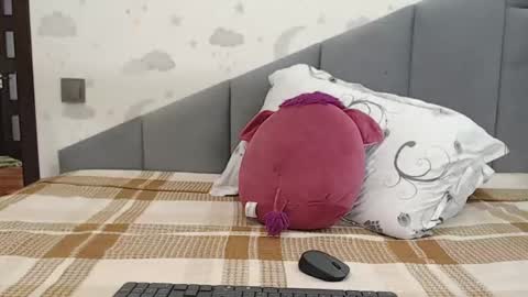 lovellykitty online show from November 27, 7:49 am