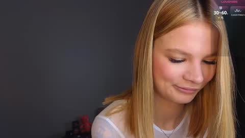 Snapshot of lovely_babyy chatting on February 2, 4:15 am Jenny online show from February 2, 4:15 am