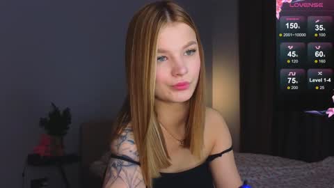 Snapshot of lovely_babyy chatting on January 7, 2:20 am Jenny online show from January 7, 2:20 am