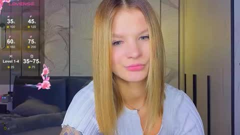 Snapshot of lovely_babyy chatting on September 12, 11:12 am Jenny online show from September 12, 11:12 am